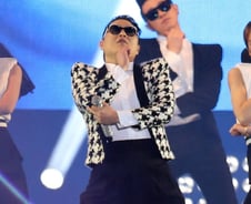 [단독]에버랜드-YG, '싸이 전용관' 만든다