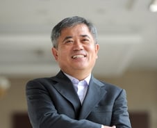 "中의 사기 꿰뚫어야, 中에 사기 안당하지"