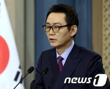 법무부, 윤창중 전 대변인 사건 법리 검토 착수