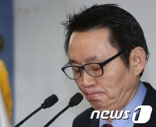 "윤창중,  신체접촉은 인정하나 성추행 부인"
