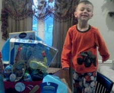 6살 친구 총으로 쏜 4살 아이 아버지, 기소