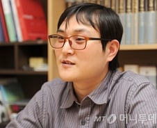 국내1호 시각장애 변호사 "앞 못보는 불편함보다…"