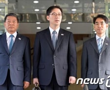 南北 대표단, 판문점에서 오전 회의 종료