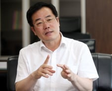 공직입문 30여년 정승 초대 식약처장은 누구인가