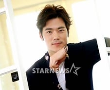 [단독]김강우, 둘째 아들 출산 "산모·아이 모두 건강"  