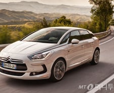 시트로엥 DS5, '□□㎞/ℓ'  '대통령의 차?'