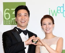 [단독]장윤정 남동생 "누나 결혼 축하..행복하게 잘살길"(인터뷰)