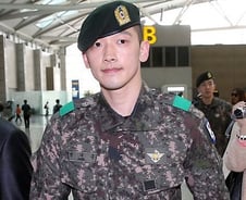 [단독]'병장' 비, 말년휴가 자진 반납..10일 제대 