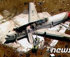 충돌 아시아나 보잉777기, 사망 2명 현지 언론 보도(종합2)