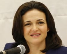 페이스북 샌드버그, 충돌 아시아나 타려다 변경