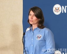 美당국 "충돌직전 조종사들 판단에 조사 집중"  