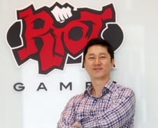 "못하면 왕따" 국민게임 LoL, 떼돈 벌었다? 애들 PC방 간다면 열중 넷은 '이 게임' 때문