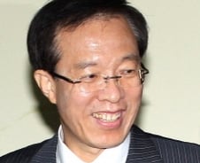 "제게 여행은 온몸으로 떠나는 독서랍니다"