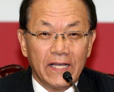 황우여 "취득세 인하, 재정절벽 등 한계 있어"