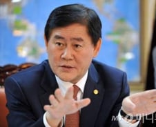 최경환 "'초법적'요구 아니면 모든 협상 열려 있어" 