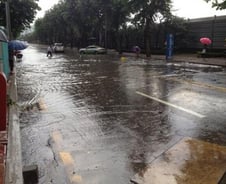 기습 폭우로 명학역 부근 침수 피해 