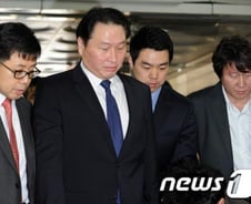 [단독] 'SK 비자금' 핵심 김원홍 고문 송환 거부 