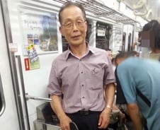 지하철로 케이크배달…'실버택배'의 하루 