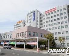 "13년 걸려 전문의됐는데···외상 약값만 수억원"