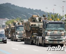 [사진][단독]서울공항 향하는 장갑차 행렬