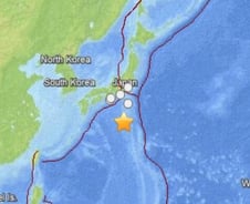 방사능에 지진·태풍·토네이도… 난타당한 日