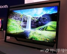[현장+]외신 기자도 '삼성 UHD TV'.."느낌 아니까"