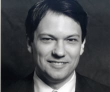 "라인·카톡, 글로벌기업과 대등한 경쟁하려면···"