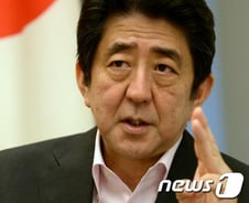 日 방사능, 아베 "안전" vs IAEA "시급"