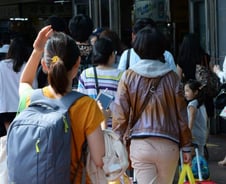 추석 연휴 가족 밥상서 "경기 어렵다" 하소연