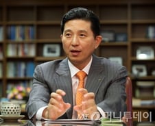 "금융은 신뢰···반짝목표 보다 지속가능한 '온기경영' 펼것"
