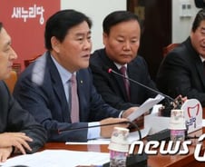 與 "윤석열 '항명', 민주 '대선 한풀이'"…파문 차단