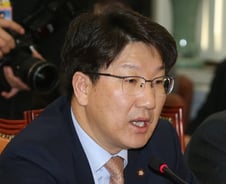 권성동 "윤석열 독단 책임…사과하면 복귀할수도"