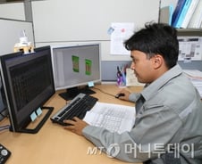 청년실업 심각해지는데… 인재없어 학교 세우는 기업들