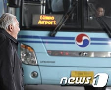 [단독] 스트로스 칸 전 IMF총재 나홀로 입국