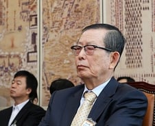 [단독]유영익 국사편찬위원장 "자진사퇴하는 일 없을 것"