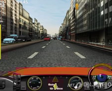 실제 자동차 움직임 구현하기 위해 '자'로 재고 각도기까지···