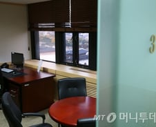 [르포]'메뚜기' 장차관들, 청사 창가 자리 경쟁 