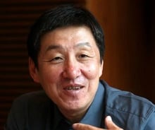 "미국 스타트업, 대기업 공세 속 선전 이유는?"