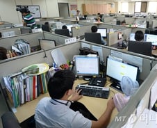 "끝없는 꼬투리에…" 감정 메말라가는 감정노동자