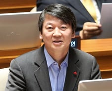 [단독]安측, '창당 제안 100인모임' 검토… 2단계 창당 방안 추진