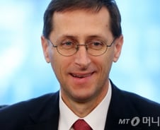 "성공하기 위해 스스로 움직이는 韓기업, 인상깊어"