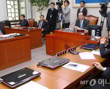 "장성택 실각, 최룡해와 권력투쟁 아냐…김정은 체제 공고화"