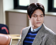 [단독]'응답' 삼천포 김성균, 시력0.2에도…