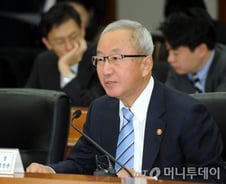 현오석 "수서발 KTX 민간 매각 안해, 파업 철회해야"