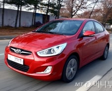 엑센트 "무단변속기로 경제성 Up"