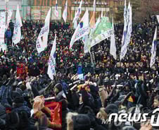 '송전탑·대선'과 한묶음 된 철도파업...꼬이는 해법
