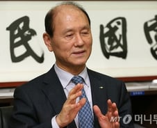 '부국안민' 꿈꾸는 420조원의 사나이