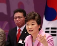 朴 회견, '경제' 있지만 '경제민주화' 없었다