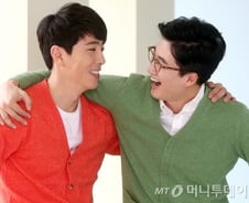 어른들 연기몰입에 아이들 눈빛 이글이글··· "가슴이 찡~"