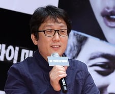 [단독]'돈 크라이 마미' 영화감독, 부인 폭행 혐의 피소